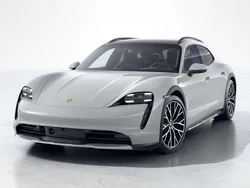 Grijs Gebruikt 2024 Porsche Taycan Cross Turismo Sedan | € 94.900 (Iets duurder)