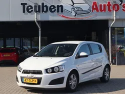 Wit, metallic lak Gebruikt 2012 Chevrolet Aveo LT Hatchback | € 4.495 (Eerlijke prijs)