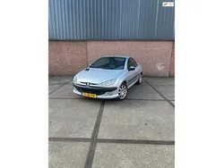 Grijs Gebruikt 2002 Peugeot 206 CC Cabriolet | € 1.199 (Eerlijke prijs)