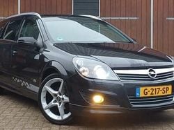 Zwart Gebruikt 2009 Opel Astra Cosmo Stationwagen | € 2.750 (Eerlijke prijs)