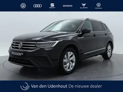 Zwart Gebruikt 2023 VW Tiguan Business SUV | € 38.450 (Eerlijke prijs)