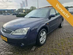Blauw Gebruikt 2001 Ford Mondeo Hatchback | € 1.750