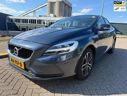 Blauw Gebruikt 2017 Volvo V40 Stationwagen | € 10.995 (Goede deal)