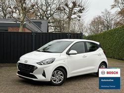 Wit Gebruikt 2021 Hyundai i10 Comfort Hatchback | € 12.990 (Eerlijke prijs)