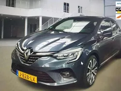 Grijs Gebruikt 2020 Renault Clio V Initiale Paris Hatchback | € 13.950 (Goede deal)