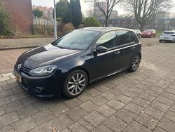 Zwart (metallic) Gebruikt 2009 VW Golf VI Highline Hatchback | € 4.300 (Iets duurder)