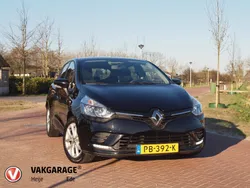 Zwart Gebruikt 2017 Renault Clio IV Zen Hatchback | € 13.490 (Eerlijke prijs)