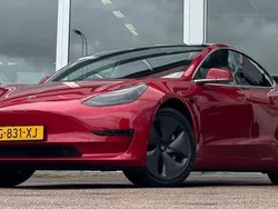 Rood Gebruikt 2019 Tesla Model 3 Long Range Sedan | € 18.994 (Goede deal)