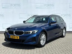 Blauw Gebruikt 2023 BMW 318 Basis Stationwagen | € 32.900 (Eerlijke prijs)