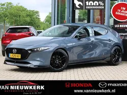 Grijs Gebruikt 2021 Mazda 3 Luxury Hatchback | € 23.400 (Iets duurder)