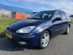 Blauw Gebruikt 2004 Ford Focus Trend Stationwagen | € 899 (Goede deal)
