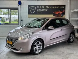 Grijs Gebruikt 2012 Peugeot 208 Allure Hatchback | € 3.750