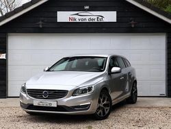 Grijs Gebruikt 2015 Volvo V60 Summum Stationwagen | € 10.950 (Eerlijke prijs)
