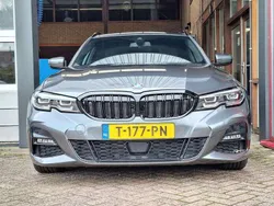 Grijs Gebruikt 2020 BMW 330 Executive Stationwagen | € 35.900 (Eerlijke prijs)