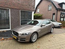 Grijs Gebruikt 2016 Jaguar XE Portfolio Sedan | € 14.950 (Super prijs)