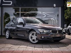 Bruin Gebruikt 2017 BMW 330 Executive Sedan | € 22.950 (Super prijs)