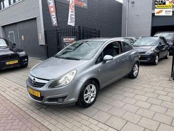 Grijs Gebruikt 2010 Opel Corsa Selection Hatchback | € 2.999 (Goede deal)