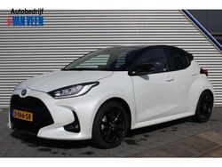 Wit Gebruikt 2022 Toyota Yaris Hybrid Executive Hatchback | € 21.945 (Eerlijke prijs)