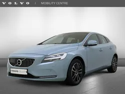 Blauw Gebruikt 2018 Volvo V40 Stationwagen | € 19.935 (Eerlijke prijs)