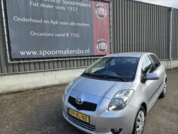 Grijs Gebruikt 2007 Toyota Yaris Terra Hatchback | € 3.950 (Eerlijke prijs)