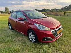 Rood Gebruikt 2017 Peugeot 208 Hatchback | € 7.950 (Goede deal)