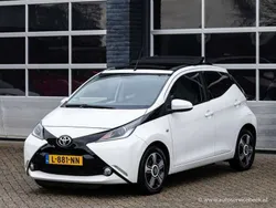Wit Gebruikt 2017 Toyota Aygo X-clusiv Hatchback | € 10.950 (Iets duurder)