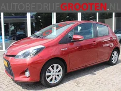 Rood Gebruikt 2012 Toyota Yaris Hybrid Hatchback | € 9.999 (Eerlijke prijs)
