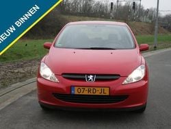 Rood Gebruikt 2005 Peugeot 307 Hatchback | € 1.899 (Eerlijke prijs)