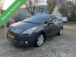 Grijs Gebruikt 2011 Peugeot 5008 GTi MPV | € 2.250 (Super prijs)