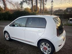 Wit Gebruikt 2017 VW up! Beats Hatchback | € 7.500 (Iets duurder)
