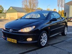 Zwart (metallic) Gebruikt 2002 Peugeot 206 CC Cabriolet | € 1.099 (Super prijs)