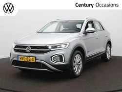 Grijs, metallic lak Gebruikt 2024 VW T-Roc Style SUV | € 32.900 (Eerlijke prijs)