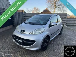 Grijs Gebruikt 2009 Peugeot 107 Urban Move Hatchback | € 2.550 (Eerlijke prijs)