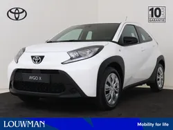 Wit Gebruikt 2024 Toyota Aygo Play Hatchback | € 20.950 (Eerlijke prijs)
