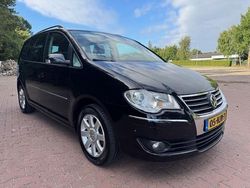 Zwart Gebruikt 2009 VW Touran Highline MPV | € 3.600 (Eerlijke prijs)