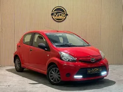 Rood Gebruikt 2013 Toyota Aygo Hatchback | € 4.400 (Goede deal)