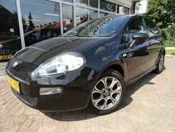 Zwart Gebruikt 2013 Fiat Punto Evo Hatchback | € 2.950 (Eerlijke prijs)