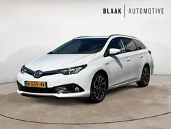 Wit Gebruikt 2019 Toyota Auris Hatchback | € 19.995 (Iets duurder)