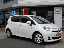 Wit Gebruikt 2011 Toyota Verso-S MPV | € 10.950 (Duur)