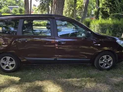 Bruin Gebruikt 2017 Dacia Lodgy MPV | € 10.250 (Goede deal)