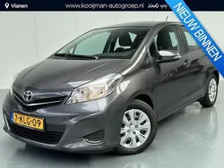 Grijs Gebruikt 2013 Toyota Yaris Hatchback | € 11.950 (Eerlijke prijs)