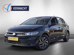 Zwart Gebruikt 2024 VW Polo Life Hatchback | € 19.840 (Goede deal)