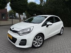 Wit Gebruikt 2017 Kia Rio 4 Hatchback | € 11.450 (Eerlijke prijs)