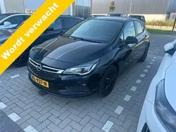 Zwart Gebruikt 2016 Opel Astra Innovation Hatchback | € 7.950 (Eerlijke prijs)