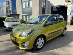 Geel Gebruikt 2010 Renault Twingo Authentique Hatchback | € 950 (Goede deal)