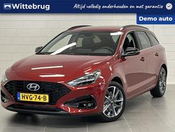 Rood, metallic lak Gebruikt 2025 Hyundai i30 Premium Stationwagen | € 38.925