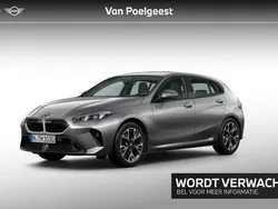 Grijs, metallic lak Gebruikt 2024 BMW 120 Comfort Edition Hatchback | € 39.900 (Super prijs)