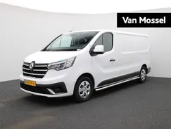 Blanc glacier Gebruikt 2023 Renault Trafic Van | € 23.930 (Eerlijke prijs)