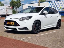 Wit Gebruikt 2013 Ford Focus ST Hatchback | € 13.499 (Iets duurder)
