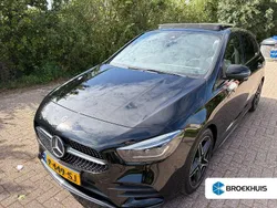 Zwart Gebruikt 2022 Mercedes B200 Business MPV | € 32.400 (Iets duurder)